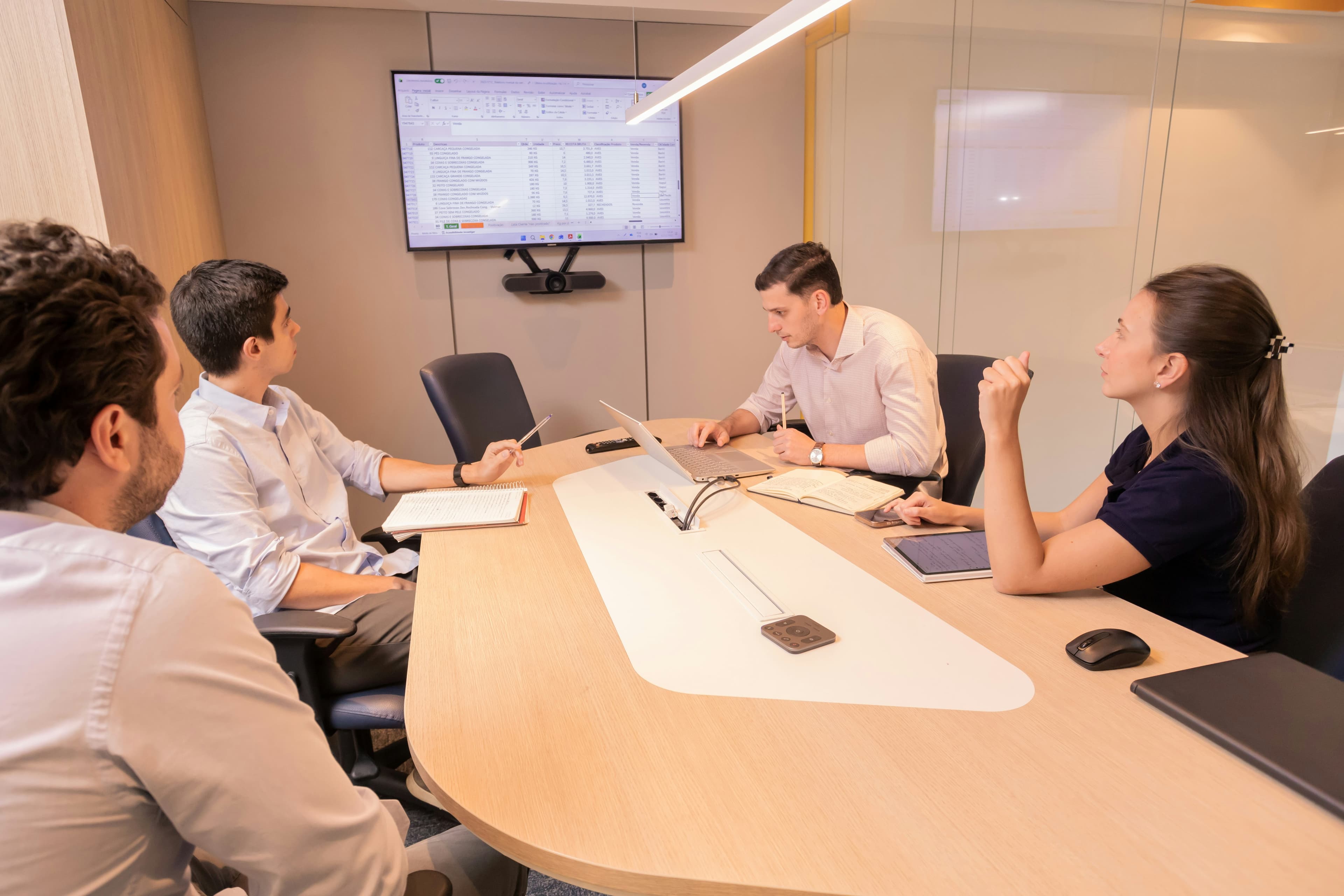 Why Adding More People to Your Forecasting Meeting Makes It Worse